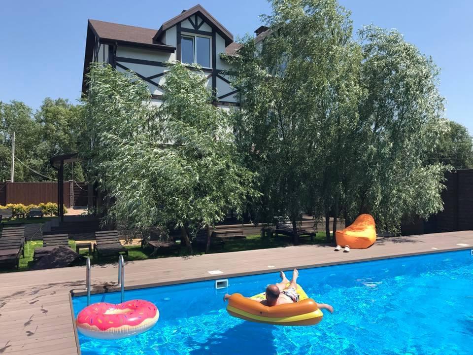 На Борту キエフ エクステリア 写真